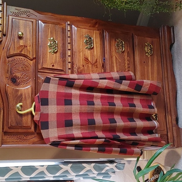 🇨🇦 NWT WOMEN'S LONG SLEEVED PLAID SHIRT - Picture 2 of 7